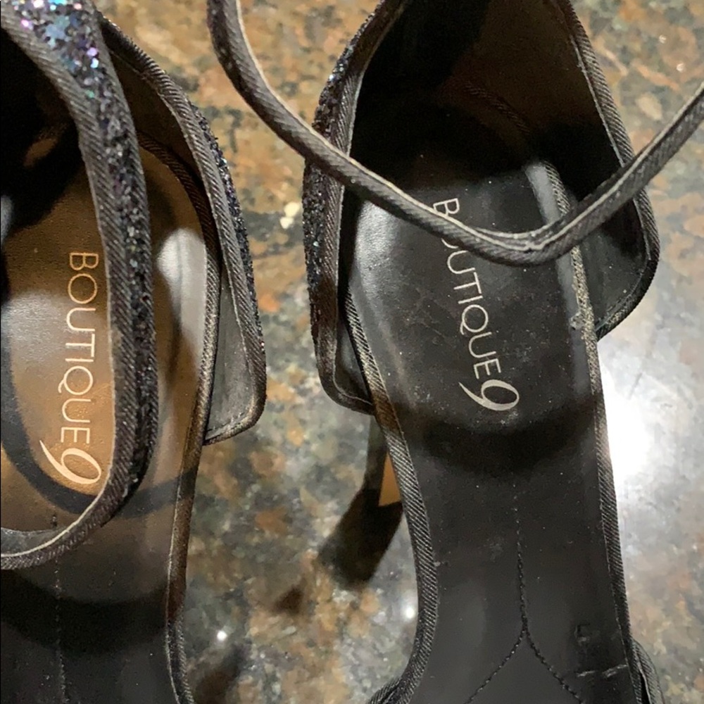 Beautiful Boutique 9 crystal sandals - Picture 4 of 10
